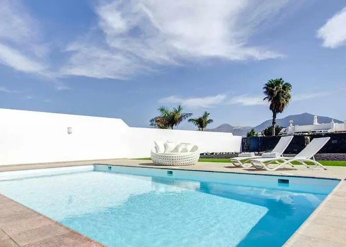 Homu Bianca Fantastica Con Piscina Privada فيلة