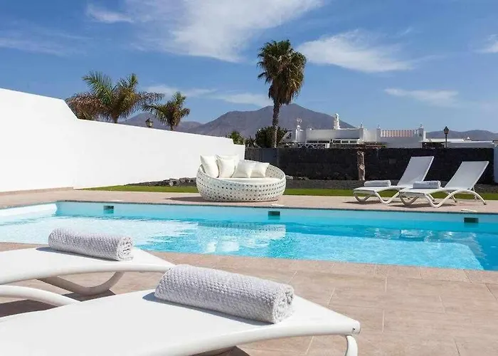 Homu Bianca Fantastica Con Piscina Privada فيلة